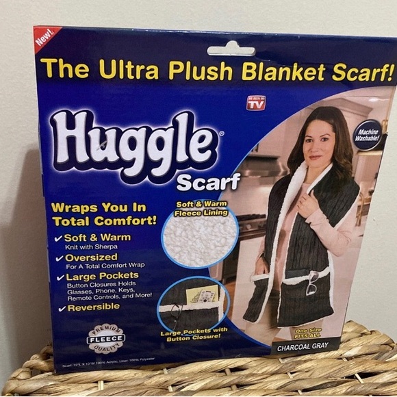 🔴 Huggle Gray Sherpa-Lined Scarf with Pockets! 🔥 - Picture 5 of 9